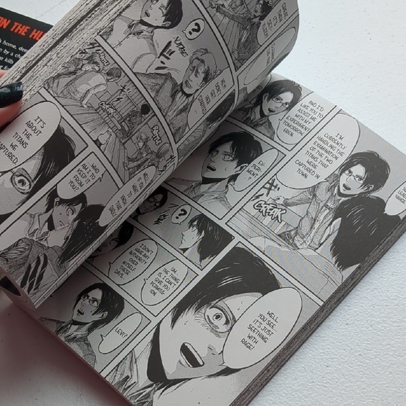 Attack on Titan Manga Set Volumes 5 and 6 - Picture 4 of 4